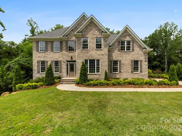 2857 Scarborough Ct, Gastonia, NC 28056