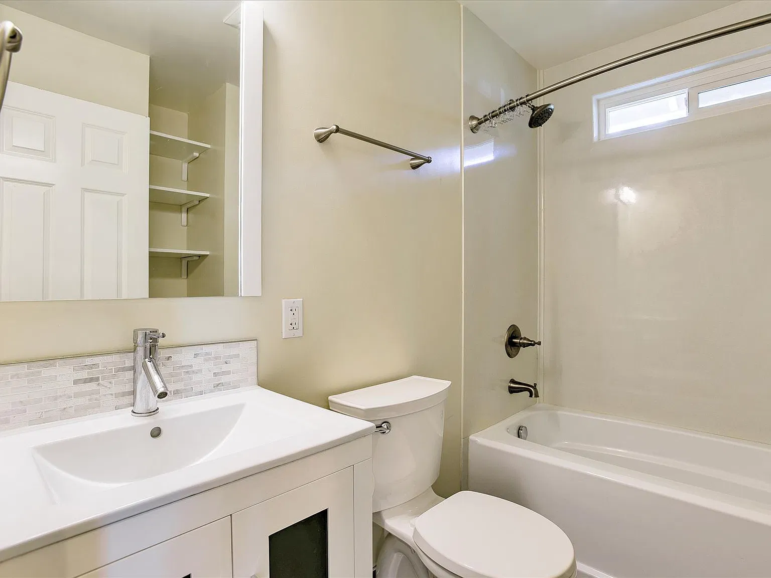 2 bed, 1100 sqft, $5,000 — Photo 3