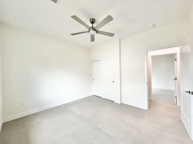 30125-30127 Avenida Juarez — Photo 11