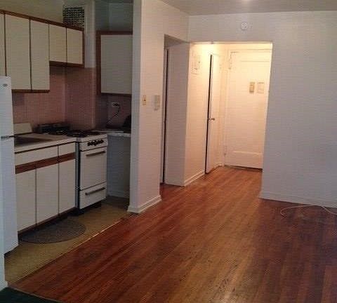 3rd image of 8360 Vietor Ave