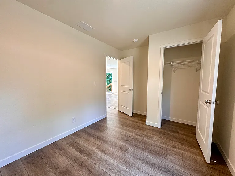 321 E Panorama Dr — Photo 12