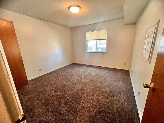 5th image of 3121 University Dr #H