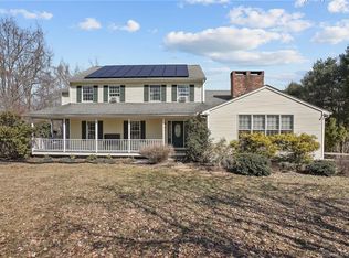 11 Arlyn Ridge Rd, Newtown, CT 06470