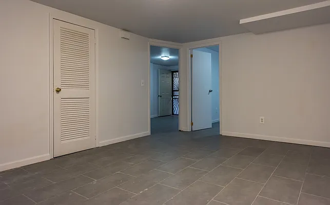 Rented by Nooklyn NYC LLC | media 18