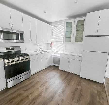 3rd image of 818 Summit Ave APT 3