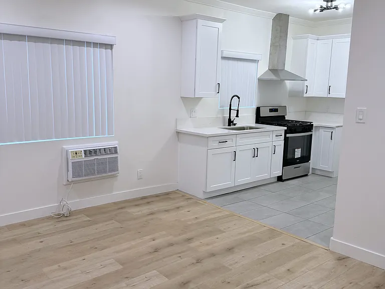 2345 Lincoln Park — Photo 11