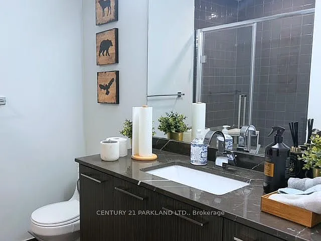 9471 Yonge St #205 — Photo 11