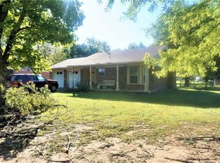 205 Tall Oak Dr, Henryetta, OK 74437