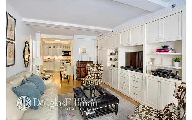 Rented by Douglas Elliman | media 16