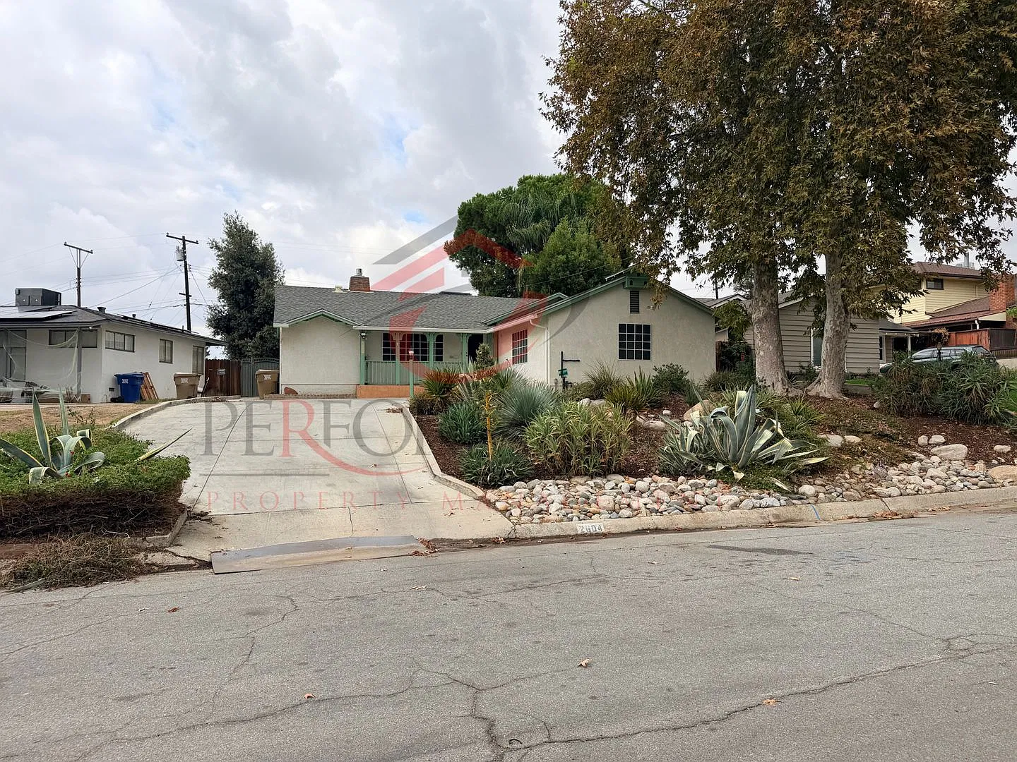 Cozy 3 Bed/1 Bath + Office in Northeast Bakersfield , RBP & Deposit Alternative Option — Photo 1