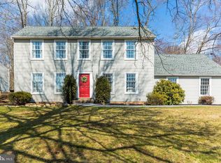 2 Boulder Dr, Sellersville, PA 18960