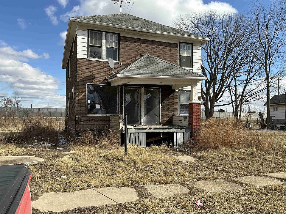 12156 Greenlawn