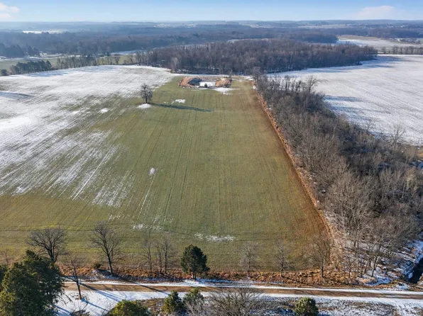 E Chadwick Rd, Dewitt, MI 48820