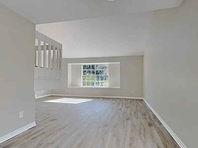 3310 Hampton Dr — Photo 6