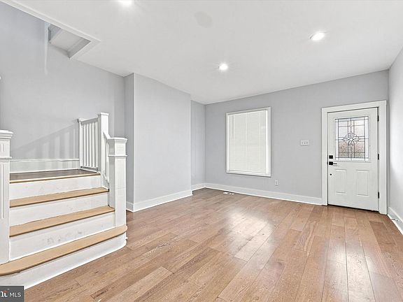 3rd image of 5515 Catharine St
