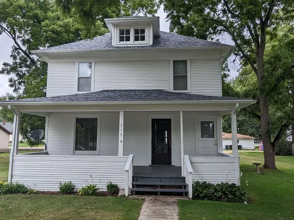315 S Elida St, Winnebago, IL 61088