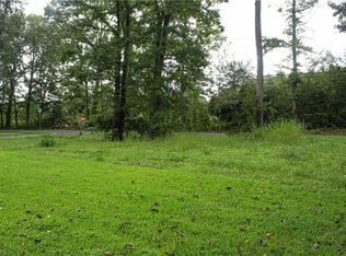 1 Lambeth Dr, Thomasville, NC 27360