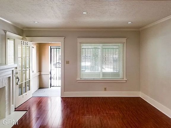 4th image of 7216 Hawthorn Ave #7216