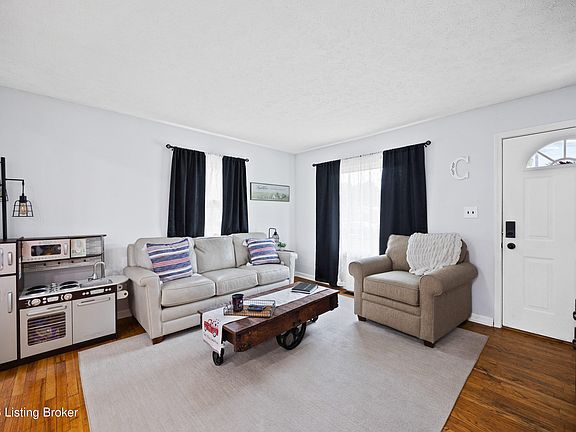 3rd image of 10804 Golden Dr