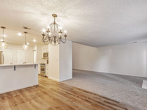 4th image of 1755 Erinbrook Pl