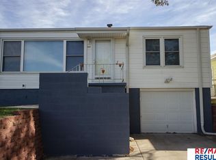 2421 S 41st St, Omaha, NE 68105