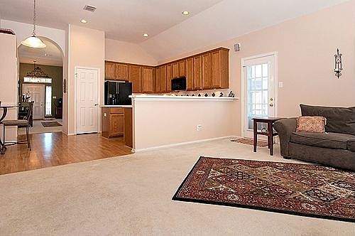 4th image of 3809 Rose Ct