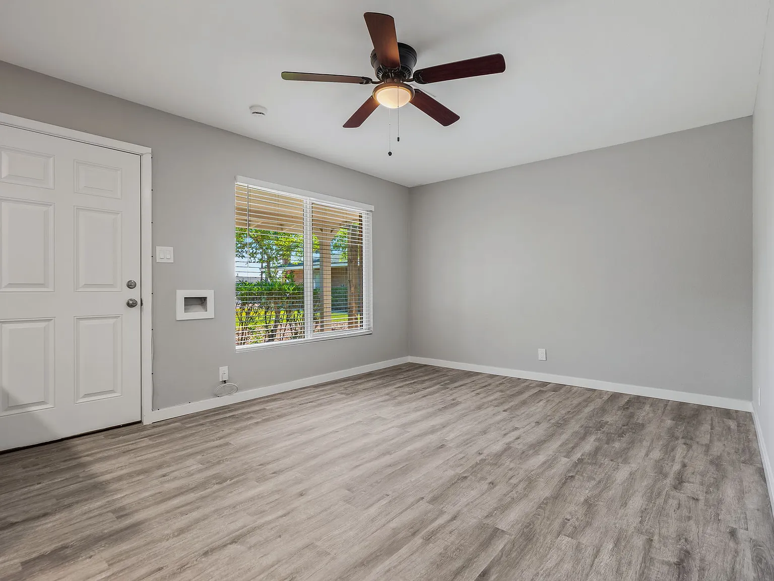 1940 W Amelia Ave Phoenix AZ 85015 — Photo 2