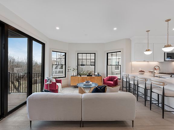 5th image of 142 Metropolitan Ave #A