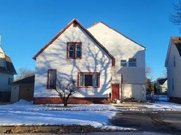 532 Chestnut St, Wyandotte, MI 48192