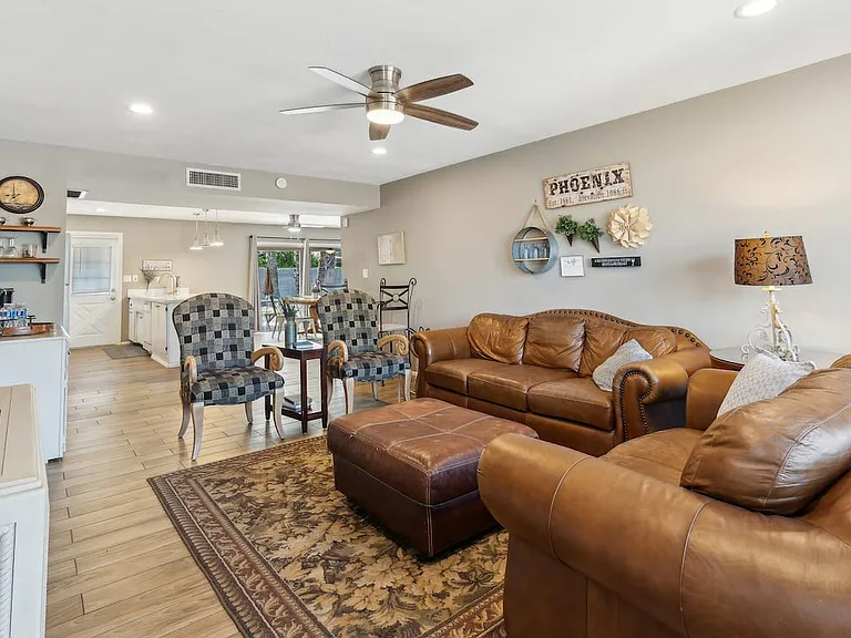 3209 S Los Feliz Dr — Photo 19