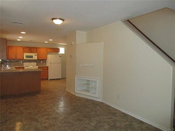 4th image of 2161 Clancy St