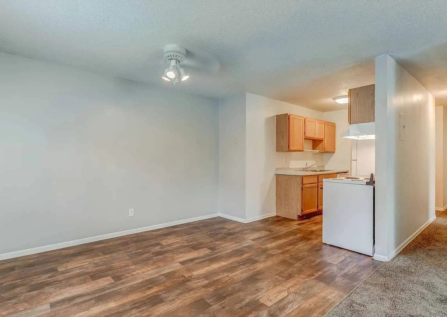Century Oaks Apartments — Photo 4
