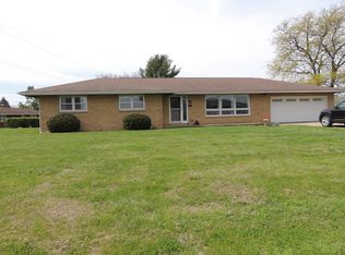 351 Highland Dr, East Dubuque, IL 61025