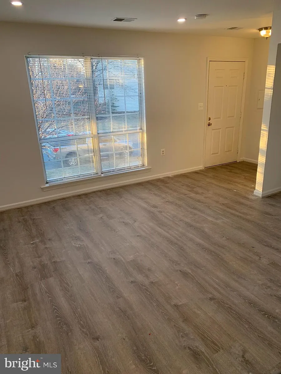 Building Photo - 439 Terry Ct #B4