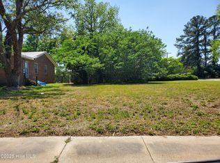 227 W Martin Luther King Jr Dr, Washington, NC 27889