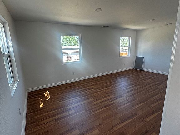3rd image of 12264 Adams St