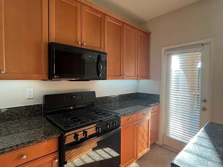 2653 Orange Ave — Photo 9