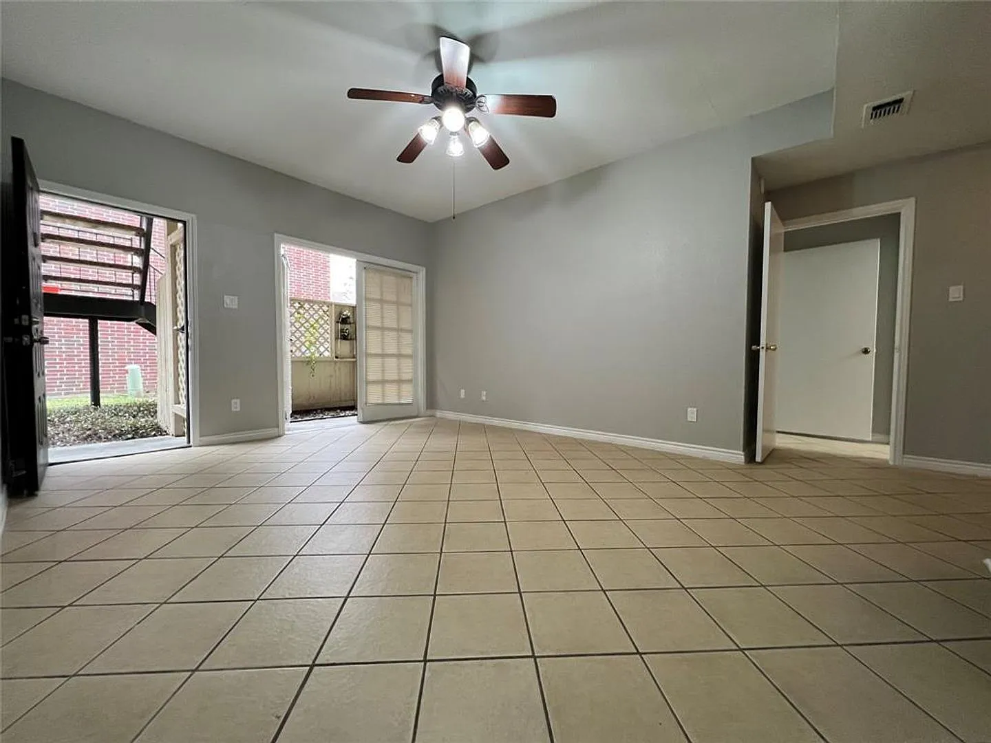 2-Bedroom Condo in Medical Center Houston with Pool and Gated Access! — Photo 3