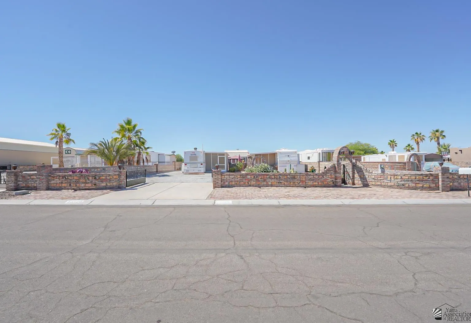 14349 E 28th Ln — Photo 2