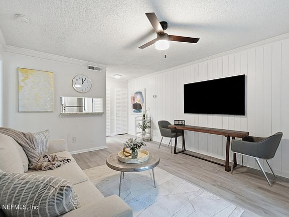 4th image of 100 FAIRWAY PARK Boulevard #806