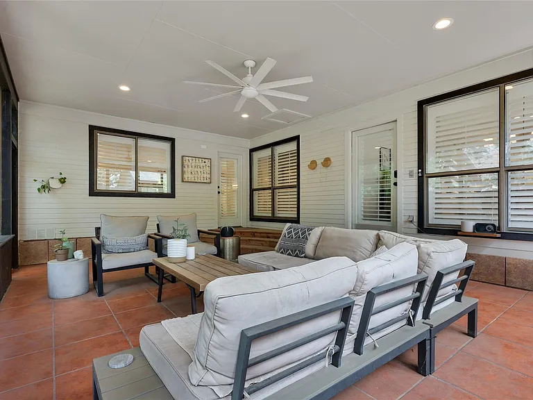 3205 Festus Dr — Photo 25
