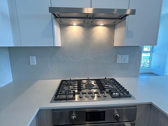 4th image of 901 Lougheed Hwy #1102