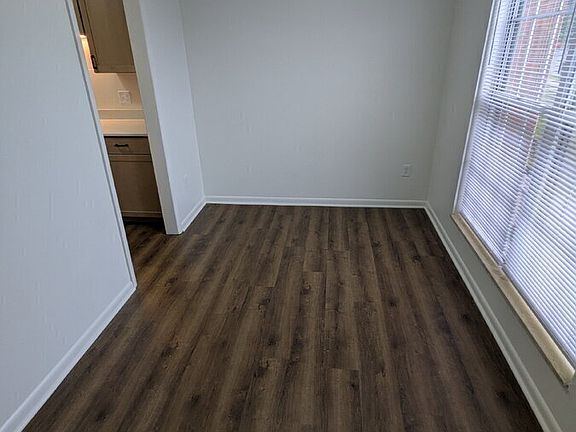 3rd image of 14 Holly Ct APT B