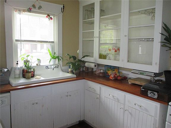 3rd image of 15 Bridgham St
