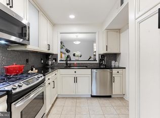 2205 Hunters Run Dr, Reston, VA 20191