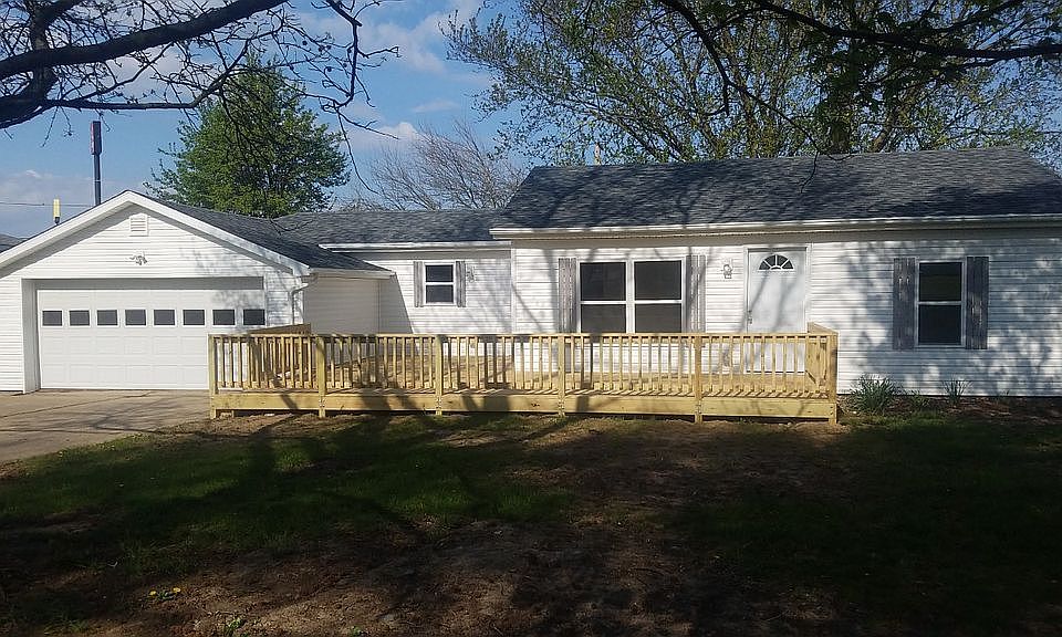 1st image of 16 Elmhurst Dr
