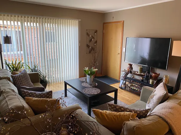 8423 W Gregory St Unit 302, Chicago, IL 60656