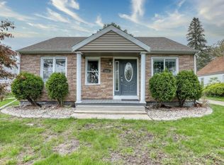 10868 W Mount Vernon Ave, Wauwatosa, WI 53226
