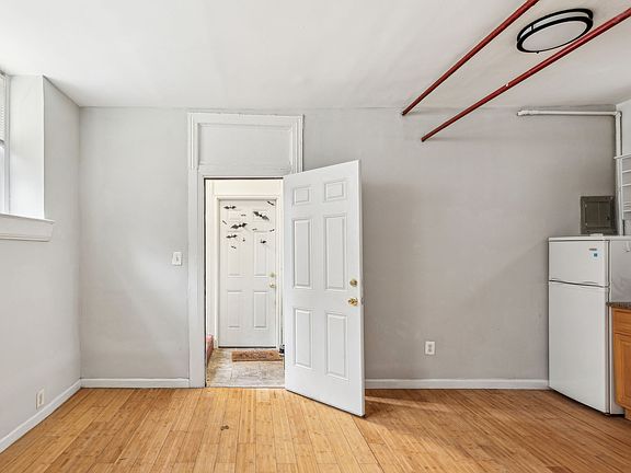 3rd image of 3431 Spring Garden St #14