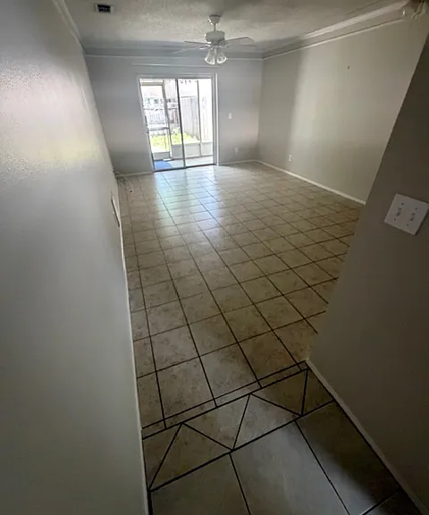 300 Kent Pl — Photo 2